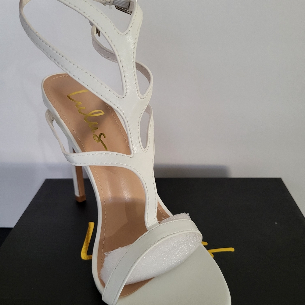 Elegant White Strappy Heels. - Picture 7 of 7